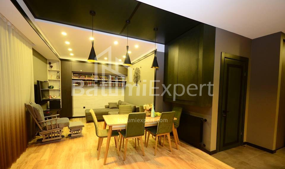 Mənzil 100 m² - Zuraba Qorqiladze, Batumi, Gürcüstan