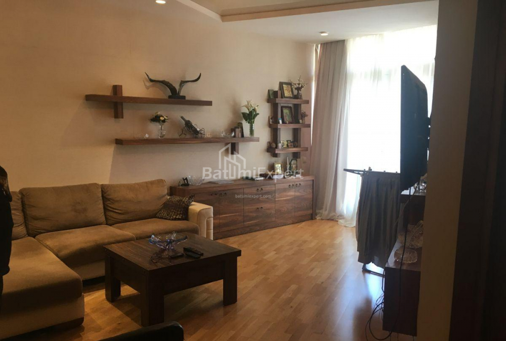 Mənzil 75 m² - Vaxtanq Qorqasali, Batumi, Gürcüstan