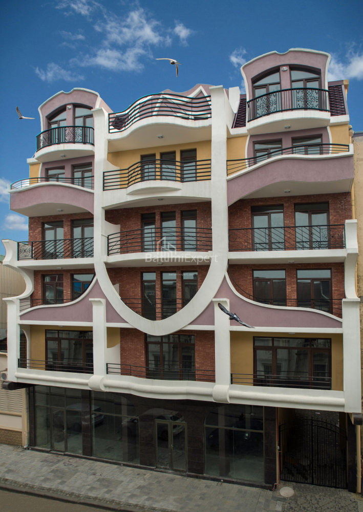 Mənzil 60.8 m² - İsrafila Jinçaradze, Batumi, Gürcüstan