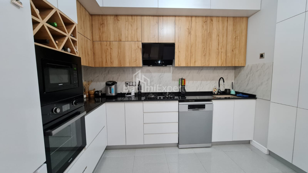 Mənzil 93 m² - Selima Ximşiaşvili, Batumi, Gürcüstan