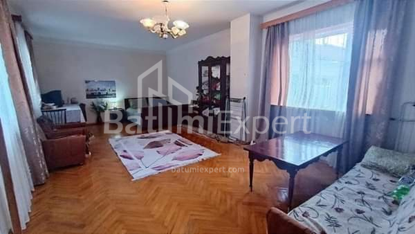 Fərdi ev 120 m² - Vaxtanq Qorqasali, Batumi, Gürcüstan