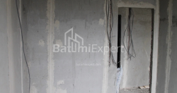Tikilməkdə olan obyekt 55.8 m² - Lech və Maria Kachinsky, Batumi, Gürcüstan