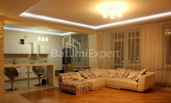 Mənzil 3-комн 160 m² - İlya Çavçavadze, Batumi