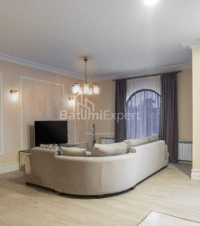 Mənzil 4-комн 140 m² - Yurievskaya, Batumi
