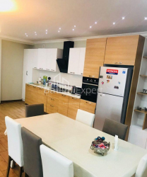 Mənzil 4-комн 147 m² - Şerif Ximşiaşvili, Batumi