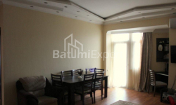 Mənzil 3-комн 100 m² - Niko Pirosmani, Batumi
