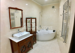 Mənzil 3-комн 160 m² - Zuraba Qorqiladze, Batumi