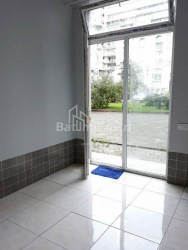 Ticarət sahəsi 50 m² - Şerif Ximşiaşvili, Batumi
