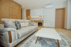 Mənzil 3-комн 84 m² - Qəhrəmanlar Xiyabanı, Batumi